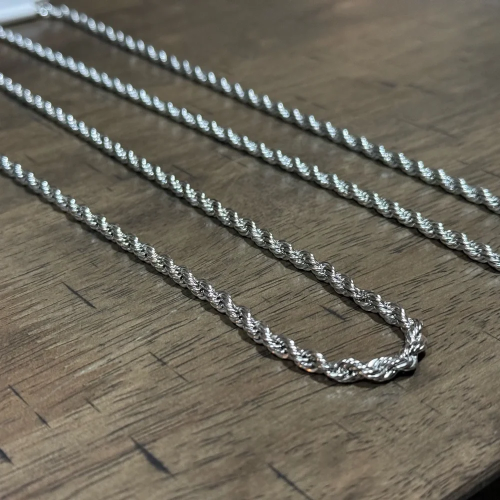 CK9. CALVIN KLEIN 14K Gold-Plated Twisted Rope Necklace 24” Chain NEW - Picture 3 of 3